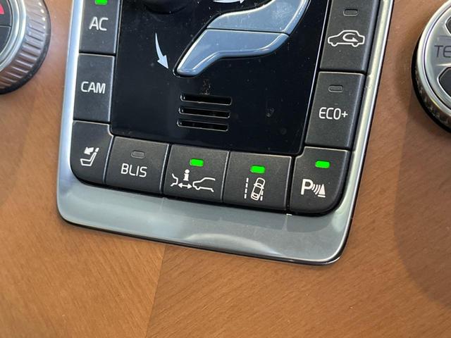 ＸＣ６０ Ｄ４　ＳＥ　黒革シート　純正ナビ　バックカメラ　メモリー機能付きパワーシート　シートヒーター　禁煙車　Ｂｌｕｅｔｏｏｔｈ　パドルシフト　ＥＴＣ　ＢＬＩＳ　パワーテールゲート　ＣＤ　ＤＶＤ（30枚目）