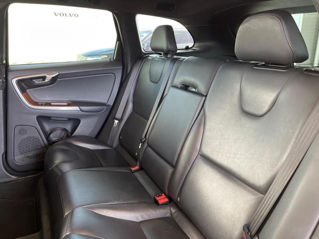 ＸＣ６０ Ｄ４　ＳＥ　黒革シート　純正ナビ　バックカメラ　メモリー機能付きパワーシート　シートヒーター　禁煙車　Ｂｌｕｅｔｏｏｔｈ　パドルシフト　ＥＴＣ　ＢＬＩＳ　パワーテールゲート　ＣＤ　ＤＶＤ（48枚目）