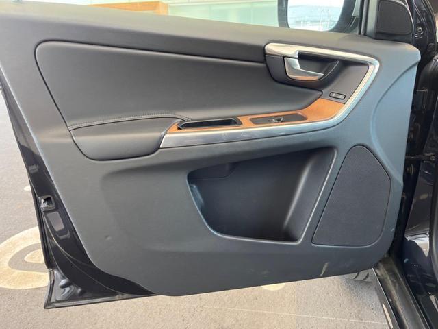 ＸＣ６０ Ｄ４　ＳＥ　黒革シート　純正ナビ　バックカメラ　メモリー機能付きパワーシート　シートヒーター　禁煙車　Ｂｌｕｅｔｏｏｔｈ　パドルシフト　ＥＴＣ　ＢＬＩＳ　パワーテールゲート　ＣＤ　ＤＶＤ（49枚目）