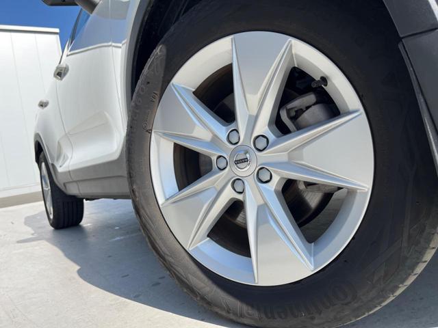 XC40 プラス B4 AWD 認定中古車 ワンオーナー 純正ナビ 360°ビューカメラ 禁煙車 メモリー機能付きパワーシート Bluetooth パワーテールゲート ルーフレール シートヒーター BLIS LEDヘッドライト(15枚目)