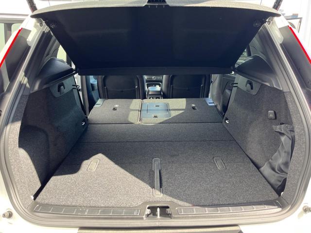 XC40 プラス B4 AWD 認定中古車 ワンオーナー 純正ナビ 360°ビューカメラ 禁煙車 メモリー機能付きパワーシート Bluetooth パワーテールゲート ルーフレール シートヒーター BLIS LEDヘッドライト(57枚目)