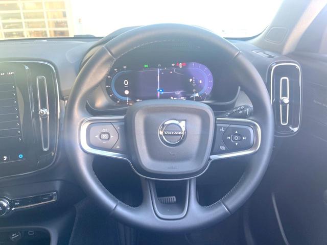 XC40 アルティメット B4 AWD 認定中古車 harman/kardon 黒革シート Googleナビ 360°ビューカメラ 禁煙車 メモリー機能付きパワーシート シートヒーター ハンドルヒーター ルーフレール パワーテールゲート(11枚目)