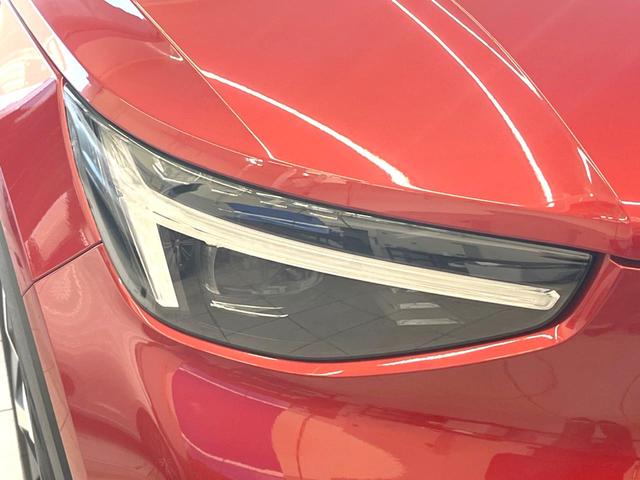 XC40 アルティメット B4 AWD 認定中古車 harman/kardon 黒革シート Googleナビ 360°ビューカメラ 禁煙車 メモリー機能付きパワーシート シートヒーター ハンドルヒーター ルーフレール パワーテールゲート(15枚目)