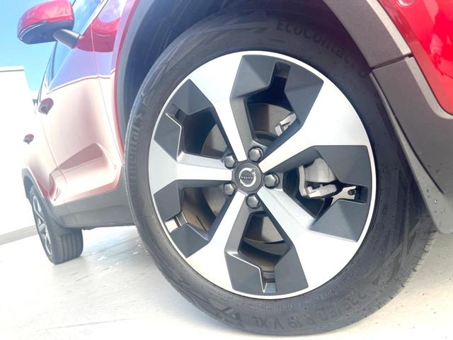 XC40 アルティメット B4 AWD 認定中古車 harman/kardon 黒革シート Googleナビ 360°ビューカメラ 禁煙車 メモリー機能付きパワーシート シートヒーター ハンドルヒーター ルーフレール パワーテールゲート(16枚目)