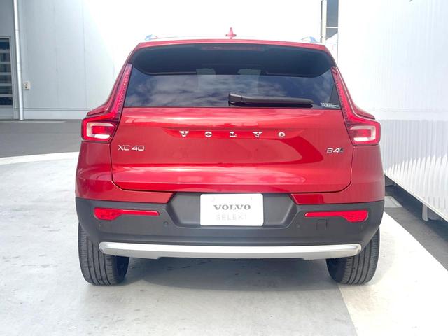 XC40 アルティメット B4 AWD 認定中古車 harman/kardon 黒革シート Googleナビ 360°ビューカメラ 禁煙車 メモリー機能付きパワーシート シートヒーター ハンドルヒーター ルーフレール パワーテールゲート(19枚目)