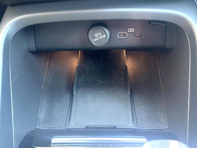 XC40 アルティメット B4 AWD 認定中古車 harman/kardon 黒革シート Googleナビ 360°ビューカメラ 禁煙車 メモリー機能付きパワーシート シートヒーター ハンドルヒーター ルーフレール パワーテールゲート(40枚目)