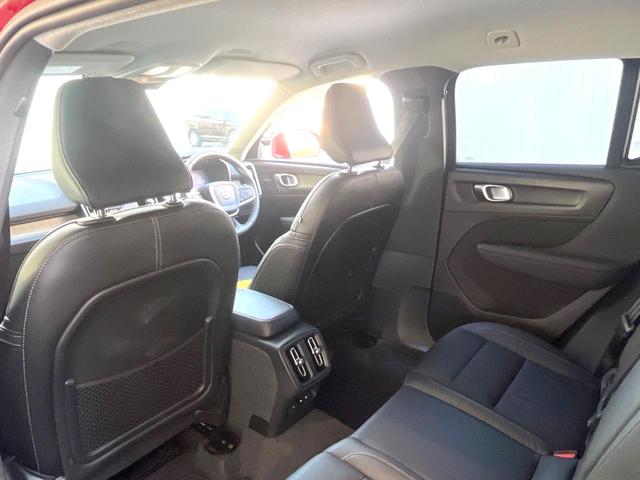 XC40 アルティメット B4 AWD 認定中古車 harman/kardon 黒革シート Googleナビ 360°ビューカメラ 禁煙車 メモリー機能付きパワーシート シートヒーター ハンドルヒーター ルーフレール パワーテールゲート(52枚目)