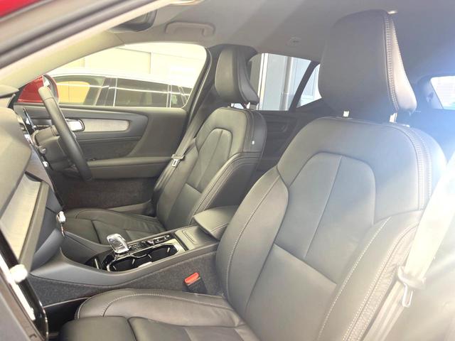 XC40 アルティメット B4 AWD 認定中古車 harman/kardon 黒革シート Googleナビ 360°ビューカメラ 禁煙車 メモリー機能付きパワーシート シートヒーター ハンドルヒーター ルーフレール パワーテールゲート(55枚目)