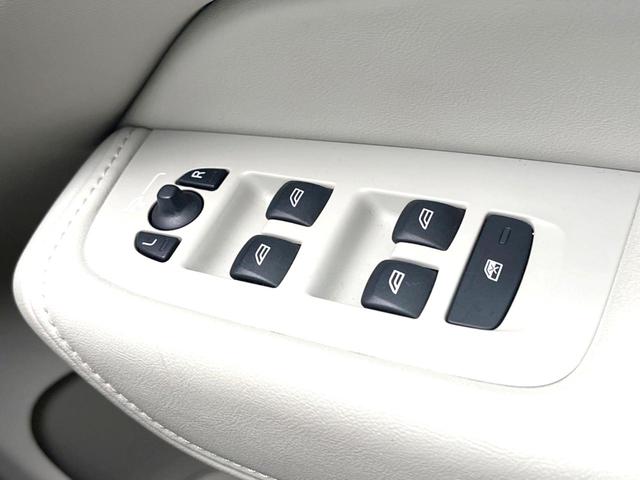 ＸＣ６０ Ｔ８　ツインエンジン　ＡＷＤ　インスクリプション　サンルーフ　ファインナッパレザー　スーパーチャージャー　Ｂ＆Ｗプレミアムサウンド　エアサスペンション　衝突被害軽減ブレーキ　３６０°ビューカメラ　パイロットアシスト　レーダークルーズ　純正９インチナビ（29枚目）