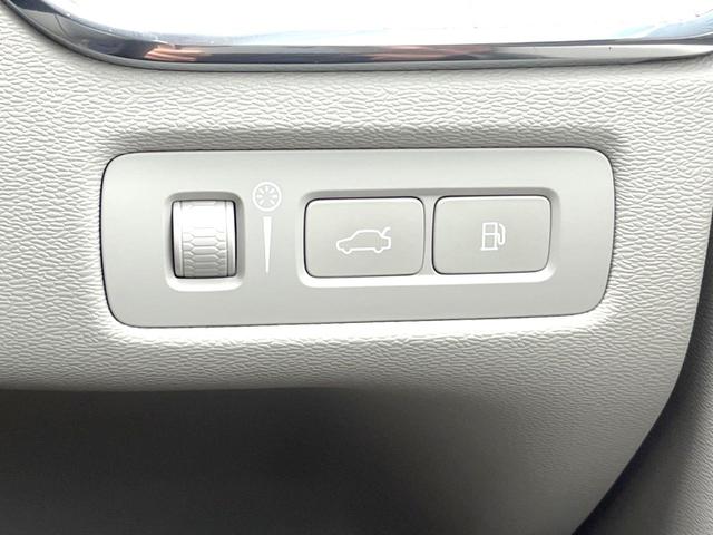 ＸＣ６０ Ｔ８　ツインエンジン　ＡＷＤ　インスクリプション　サンルーフ　ファインナッパレザー　スーパーチャージャー　Ｂ＆Ｗプレミアムサウンド　エアサスペンション　衝突被害軽減ブレーキ　３６０°ビューカメラ　パイロットアシスト　レーダークルーズ　純正９インチナビ（30枚目）