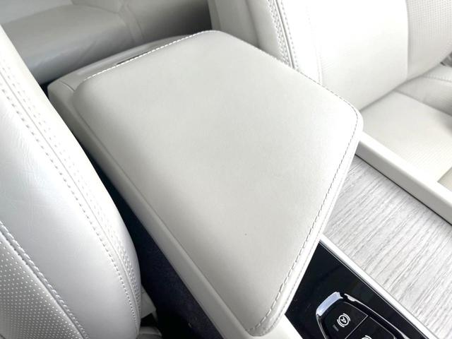 ＸＣ６０ Ｔ８　ツインエンジン　ＡＷＤ　インスクリプション　サンルーフ　ファインナッパレザー　スーパーチャージャー　Ｂ＆Ｗプレミアムサウンド　エアサスペンション　衝突被害軽減ブレーキ　３６０°ビューカメラ　パイロットアシスト　レーダークルーズ　純正９インチナビ（41枚目）