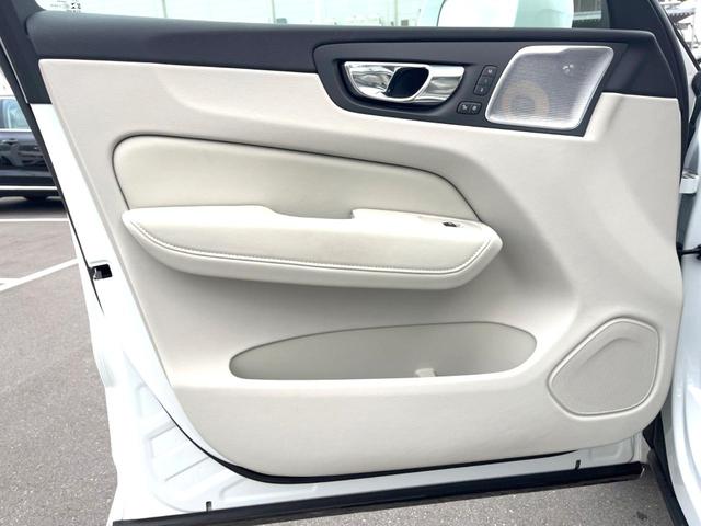 ＸＣ６０ Ｔ８　ツインエンジン　ＡＷＤ　インスクリプション　サンルーフ　ファインナッパレザー　スーパーチャージャー　Ｂ＆Ｗプレミアムサウンド　エアサスペンション　衝突被害軽減ブレーキ　３６０°ビューカメラ　パイロットアシスト　レーダークルーズ　純正９インチナビ（52枚目）