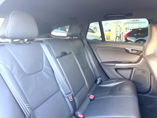 広々とした２列目シートは居住性が高く、居心地も快適！友達や家族とのお出かけにぴったりです。ベビーシートやチャイルドシート使用時も快適にお過ごしいただける十分な空間を確保しています。