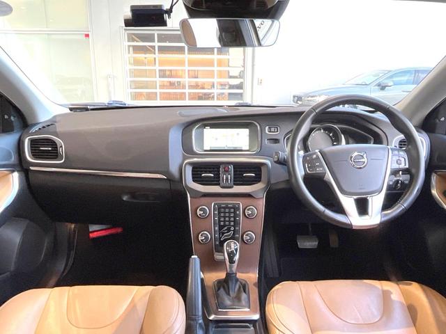 V40 クロスカントリー D4 サマム harman/kardon 茶革シート 純正ナビ バックカメラ 禁煙車 メモリー機能付きパワーシート シートヒーター パドルシフト ルーフレール Bluetooth BLIS ETC(2枚目)