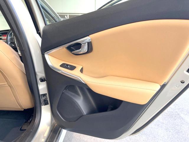 V40 クロスカントリー D4 サマム harman/kardon 茶革シート 純正ナビ バックカメラ 禁煙車 メモリー機能付きパワーシート シートヒーター パドルシフト ルーフレール Bluetooth BLIS ETC(28枚目)