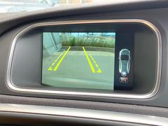 【パークアシスト・カメラ】駐車時に後方がリアルタイム映像で確認できます。大型商業施設や立体駐車場での駐車時や、夜間のバック時に大活躍！運転スキルに関わらず、今や必須となった装備のひとつです！ 7