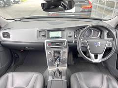 Ｖ６０ディーゼルモデルが入庫しました！ディーゼルならではの高トルクの走りと燃費も魅力！追従機能搭載でロングドライブも楽ちん！女性でも安心なバックカメラ付き♪スタッフお勧めの一台です！ぜひご覧ください！ 2