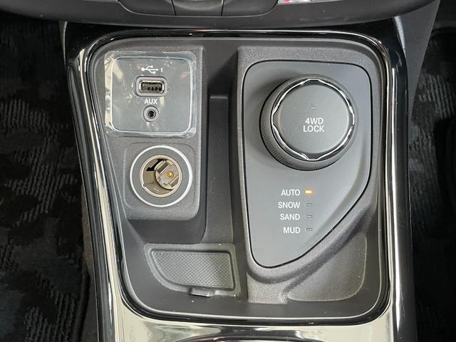 リミテッド 弊社元デモカー 純正ナビゲーション Bluetooth AppleCarplay レザーシート サンルーフ パワーリフトゲート 新車保証継承(25枚目)
