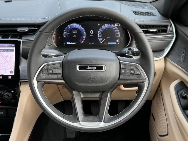 ジープ・グランドチェロキーＬ リミテッド　弊社デモカー　純正ナビゲーション　Ｂｌｕｅｔｏｏｔｈ　ＥＴＣ２．０　ＡｐｐｌｅＣａｒｐｌａｙ　ベージュレザーシート　新車保証継承（26枚目）