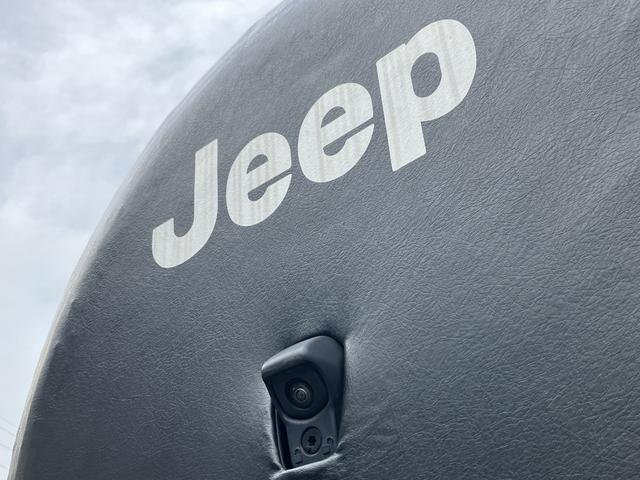 ジープ・ラングラーアンリミテッド 　ユーザー様下取り車両・純正ドライブレコーダー・純正フロアマット・純正アルミホイール（36枚目）