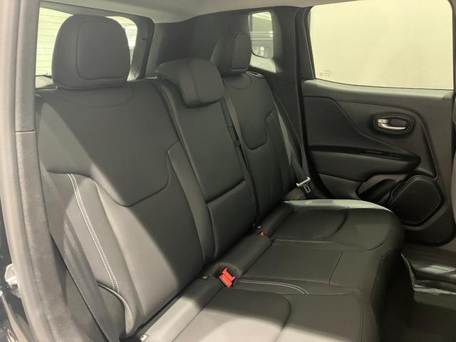 ジープ・レネゲード アルティテュード　ｅ－ハイブリッド　登録済未使用車　新車保証継承（15枚目）