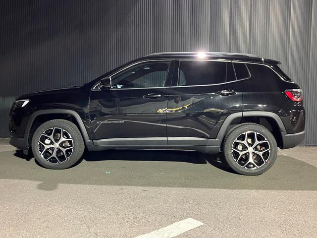 ジープ・コンパス リミテッド　登録済未使用車　新車保証継承　サンルーフ（4枚目）