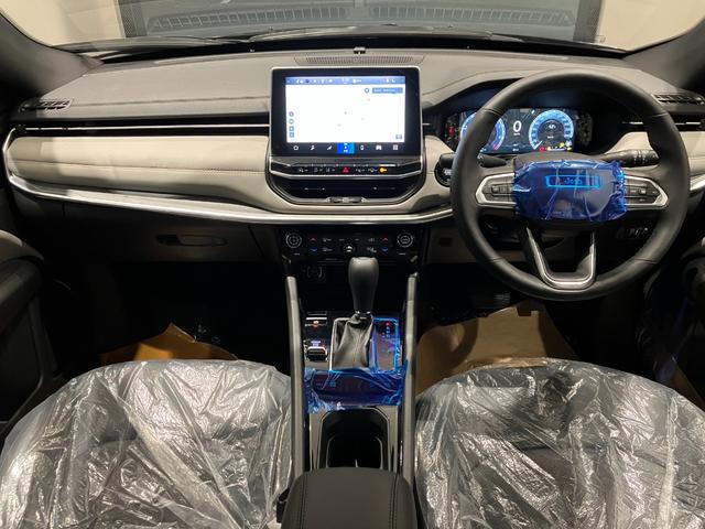 ジープ・コンパス リミテッド　登録済未使用車　新車保証継承　サンルーフ（8枚目）