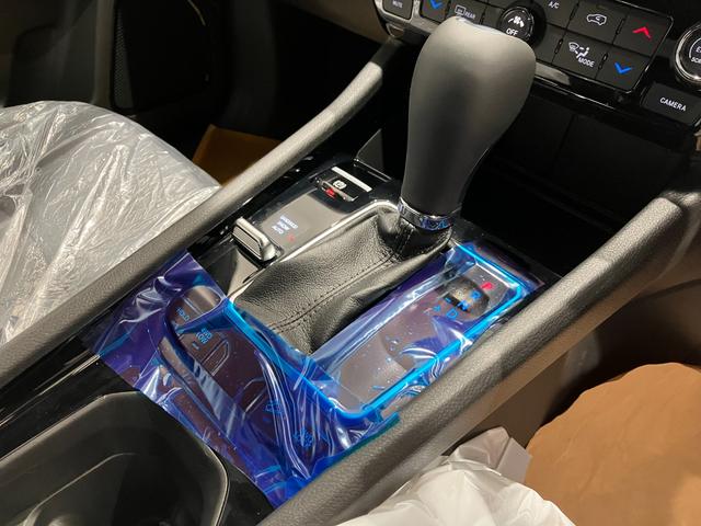 ジープ・コンパス リミテッド　登録済未使用車　新車保証継承　サンルーフ（13枚目）