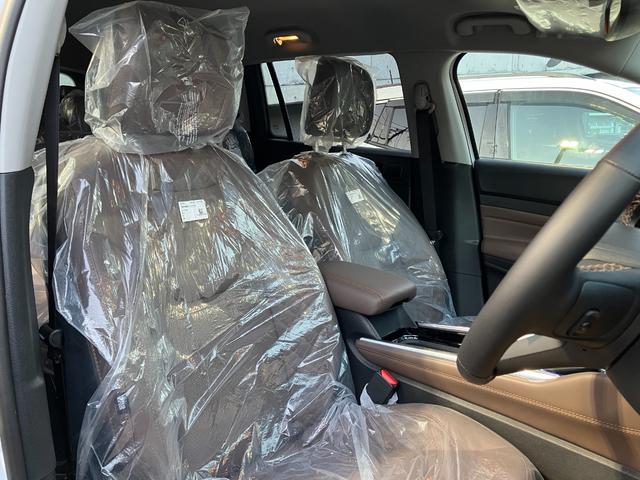 ジープ・コマンダー リミテッド　登録済未使用車　新車保証継承（7枚目）