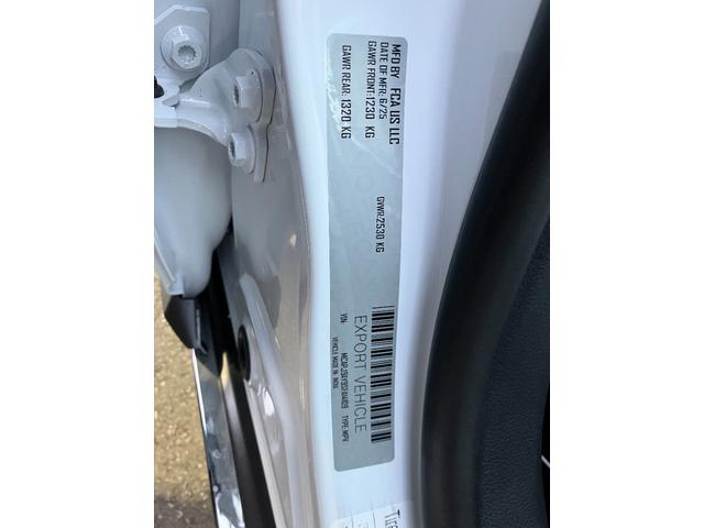 ジープ・コマンダー リミテッド　登録済未使用車　新車保証継承（9枚目）