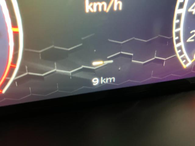 ジープ・コマンダー リミテッド　登録済未使用車　新車保証継承（11枚目）