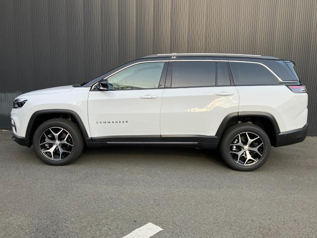 ジープ・コマンダー リミテッド　登録済未使用車　新車保証継承（14枚目）