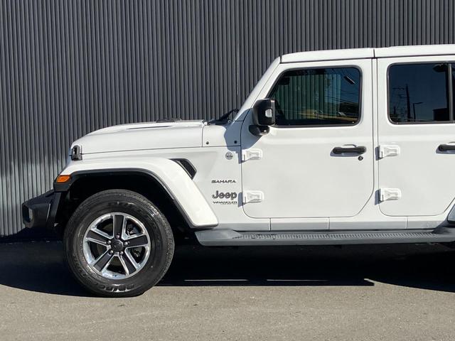 ジープ・ラングラーアンリミテッド サハラ 18インチアルミホイール、アダプティブクルーズコントロール、前後障害物センサー、AppleCarPlay、Android Auto、ブラインドスポットアラート、レザーシート、シートヒーター(10枚目)