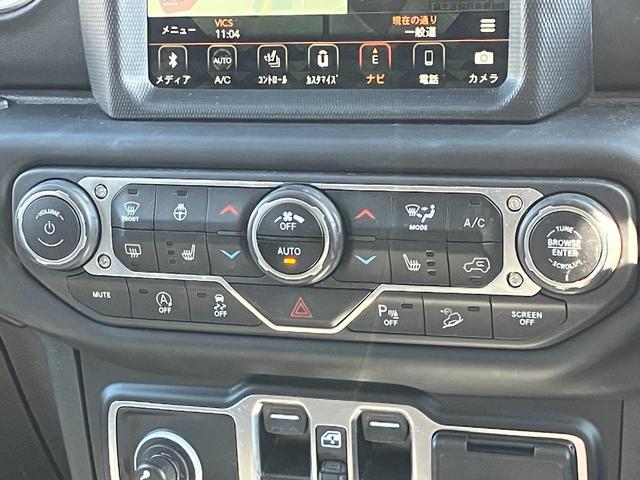 ジープ・ラングラーアンリミテッド サハラ 18インチアルミホイール、アダプティブクルーズコントロール、前後障害物センサー、AppleCarPlay、Android Auto、ブラインドスポットアラート、レザーシート、シートヒーター(35枚目)