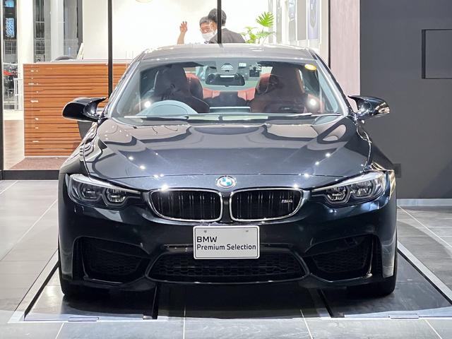 M4クーペ アダプティブMサスペンション 赤革スポーツシート ヘッドアップディスプレイ ハーマンカードン カーボンルーフ 禁煙1オーナー車 シートヒーター オートクルーズコントロール フルセグTV パドルシフト(5枚目)