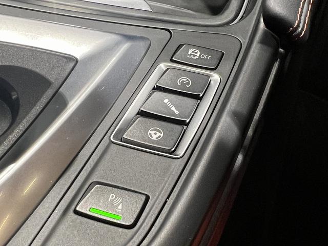 M4クーペ アダプティブMサスペンション 赤革スポーツシート ヘッドアップディスプレイ ハーマンカードン カーボンルーフ 禁煙1オーナー車 シートヒーター オートクルーズコントロール フルセグTV パドルシフト(29枚目)