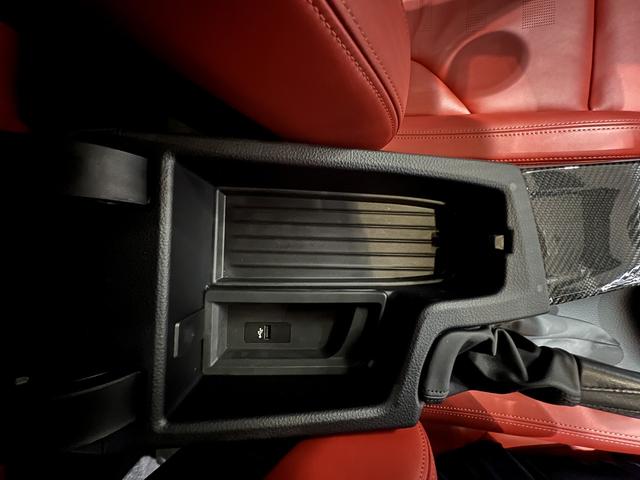 M4クーペ アダプティブMサスペンション 赤革スポーツシート ヘッドアップディスプレイ ハーマンカードン カーボンルーフ 禁煙1オーナー車 シートヒーター オートクルーズコントロール フルセグTV パドルシフト(33枚目)
