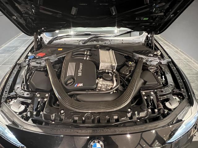 M4クーペ アダプティブMサスペンション 赤革スポーツシート ヘッドアップディスプレイ ハーマンカードン カーボンルーフ 禁煙1オーナー車 シートヒーター オートクルーズコントロール フルセグTV パドルシフト(54枚目)