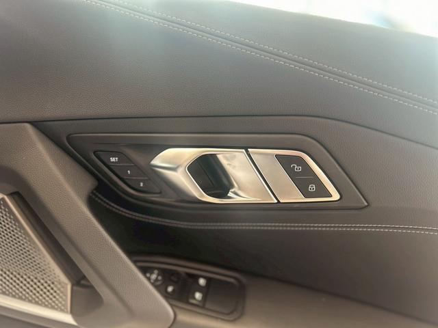 Ｚ４ Ｍ４０ｉ　【正規認定中古車】【全国正規ディーラー保証付／２年・走行距離無制限】【ワンオーナー／禁煙車】【１９ＡＷ】【ブラックレザー】【ｈａｒｍａｎ／ｋａｒｄｏｎ】【パーキングアシスト】【シートヒーター】（11枚目）
