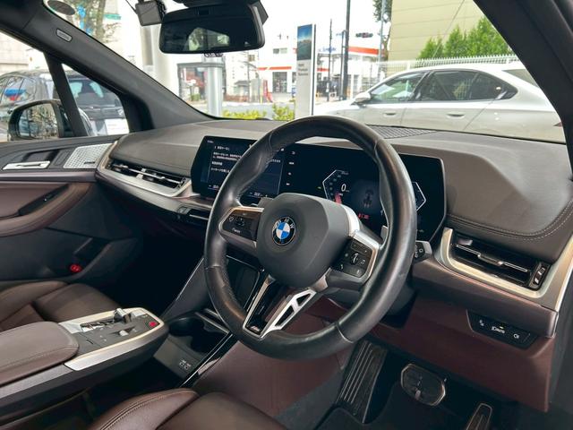 2シリーズ 218iアクティブツアラー Mスポーツ 【BMW正規ディーラー/認定中古車2年保証付き】【ハイラインパッケージ】【harman/kardon】【茶革シート】【サンプロテクションガラス】 【ACC】【50thエンブレム】【シートヒーター】(10枚目)