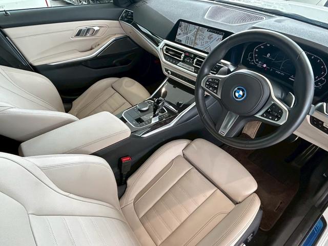 3シリーズ 330e Mスポーツ 【正規認定中古車】【全国正規ディーラー保証付/2年・走行距離無制限】【弊社下取車/1オーナー/禁煙車】【オイスターレザーシート】【オートトランク】【トップビューカメラ】【19インチAW】【ACC】(11枚目)
