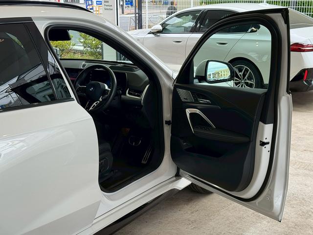 iX1 eDrive 20 Mスポーツ ハイラインパッケージ 【BMW正規ディーラー/認定中古車2年保証付き】弊社試乗車】【ハイラインパッケージ】【テクノロジーパッケージ】 【前車追従機能】【ヘッドアップディスプレイ】【Androidauto】【シートヒーター】(9枚目)