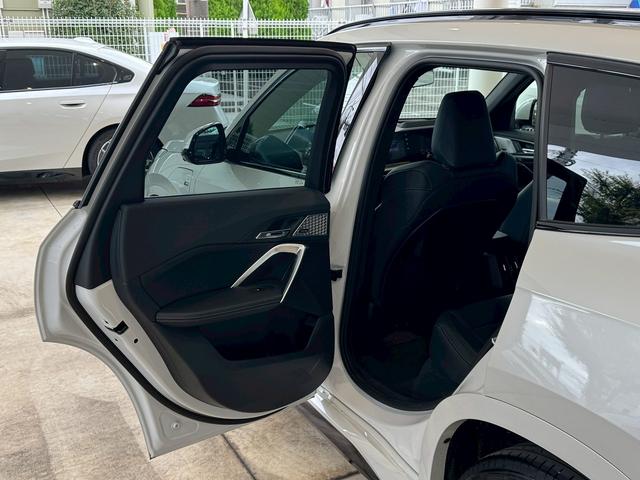 iX1 eDrive 20 Mスポーツ ハイラインパッケージ 【BMW正規ディーラー/認定中古車2年保証付き】弊社試乗車】【ハイラインパッケージ】【テクノロジーパッケージ】 【前車追従機能】【ヘッドアップディスプレイ】【Androidauto】【シートヒーター】(23枚目)