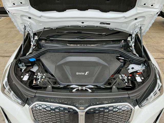 iX1 eDrive 20 Mスポーツ ハイラインパッケージ 【BMW正規ディーラー/認定中古車2年保証付き】弊社試乗車】【ハイラインパッケージ】【テクノロジーパッケージ】 【前車追従機能】【ヘッドアップディスプレイ】【Androidauto】【シートヒーター】(72枚目)
