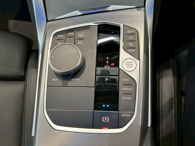 オートローンをご検討のお客様へ−スタンダードローンをはじめ、自由返済型、残価設定型など各種ローンの取り扱いがございます。試算などお気軽にお申し付けください。