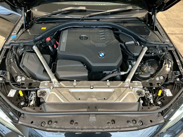 オートローンをご検討のお客様へ−スタンダードローンをはじめ、自由返済型、残価設定型など各種ローンの取り扱いがございます。試算などお気軽にお申し付けください。