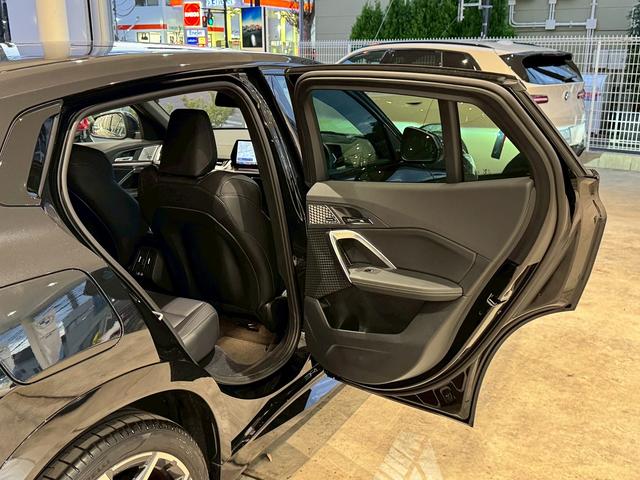 ＢＭＷメカニックの「マイスター」が数多く在籍しております。点検整備時に交換が必要な項目（ＢＭＷ認定指定交換指定部品など）に関しましては、すべて新品の純正部品を使用させて頂きます。