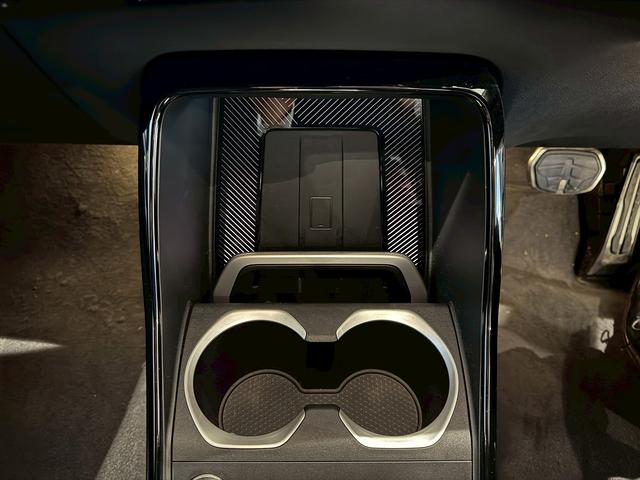 【ＢＭＷ正規ディーラー】ＢＭＷプレミアムセレクション調布／〒１８２−００１５東京都調布市八雲台２−１４−１／ＴＥＬ．０４２−４２６−１１６６／営業時間：１０：００〜１８：００