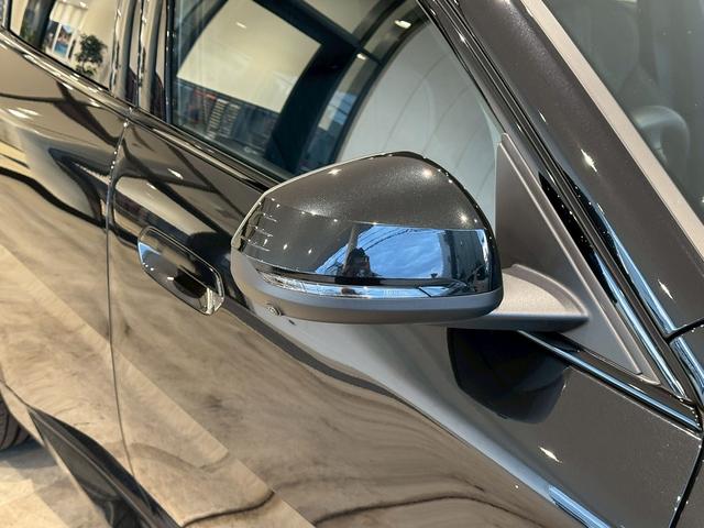 ＢＭＷを熟知したメカニックによる、１００項目の納車前点検。ドイツ本国と同様の教育・訓練を受けたメカニックが、１００項目にも上るポイントを徹底的に点検、整備した後にお客様にお引渡しいたします。