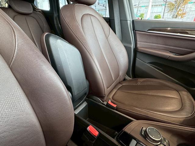 Ｘ１ ｘＤｒｉｖｅ　２０ｉ　ｘライン　【正規認定中古車】【最長４年！全国正規ディーラー保証付／２年・走行距離無制限】【弊社下取／禁煙車】【１９インチアロイホイール】【茶革シート】【シートヒーター】【オートトランク】【バックカメラ】（39枚目）